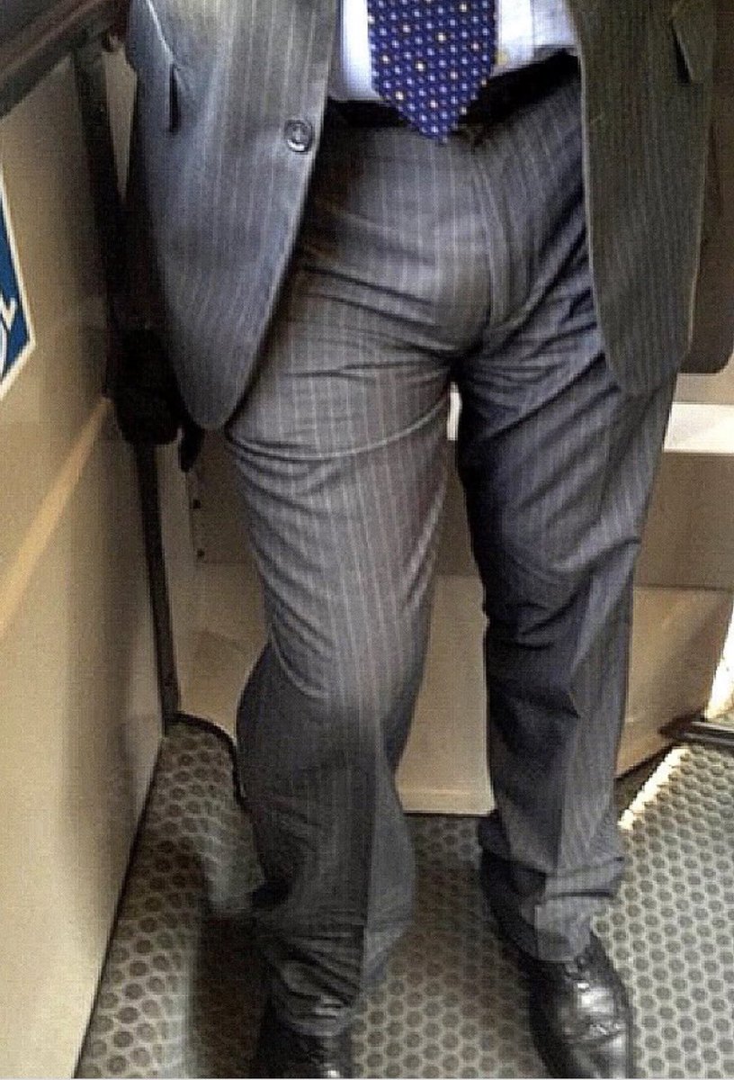 Lovely view on the way home #bulgeinpublic #trainbulge #BulgeSpotting #bulg...