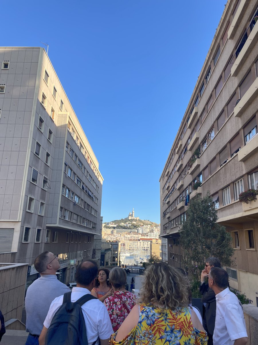 SynergaFr's tweet image. Et aussi.. Un temps "off" à travers les ruelles du Panier et un dîner au milieu des bateaux du port de Marseille #Marseille #synerga #ConventionSynerga