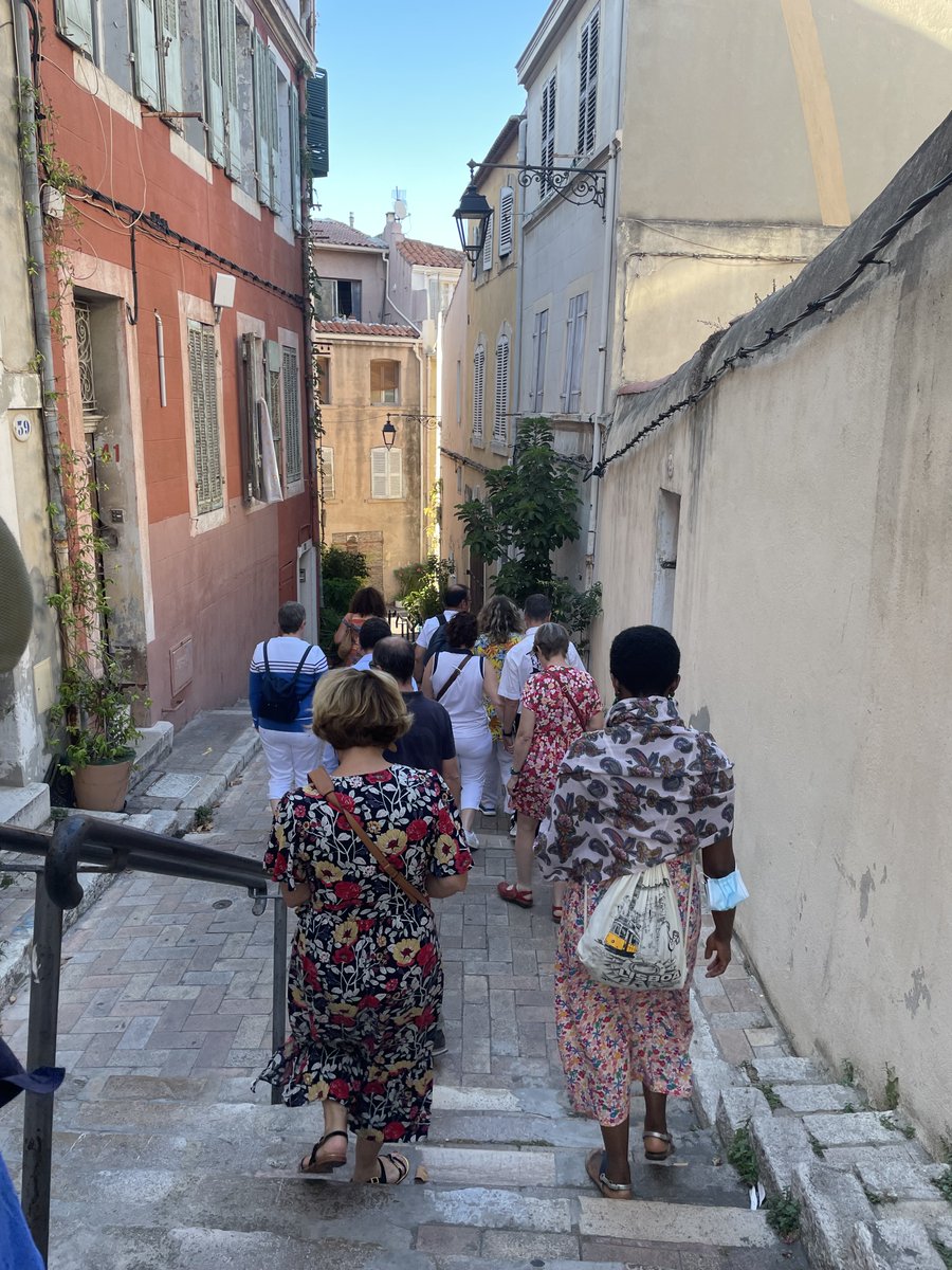 SynergaFr's tweet image. Et aussi.. Un temps "off" à travers les ruelles du Panier et un dîner au milieu des bateaux du port de Marseille #Marseille #synerga #ConventionSynerga