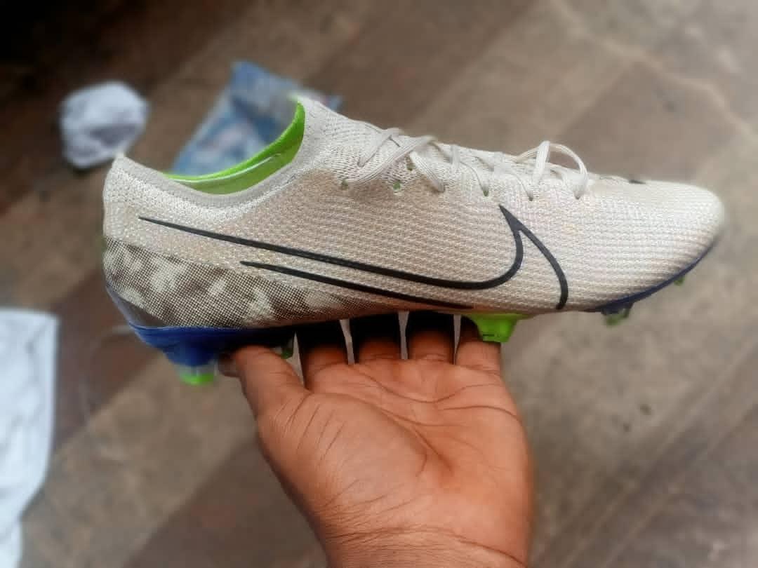 Kwame_Bizzy's tweet photo. The #FootballBoots plug is here. 
Contact us for Your quality #boots, #kinesiologyTapes and #ReplicaJerseys.
Call or Whatsapp 0542830865

Please #retweet 
#BlackWidow 
Death Sentence
#SportsPanorama 
#EURO2020 
#Euro2020Final 
#CopaAmerica2021 
Manchester United
Neymar
Ronaldo https://t.co/FdyLrqR5g2