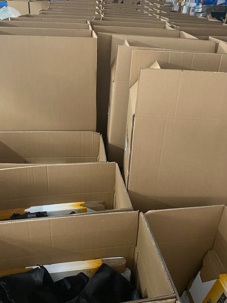 Winnie71406708's tweet photo. For the last 4,000pcs welding helmets, all the workshops worked overtime to complete the production. Thanks to our professional production team.
#weldinghelmet #welding #welder #mig #tig  #factory https://t.co/hR7nC3RNj5