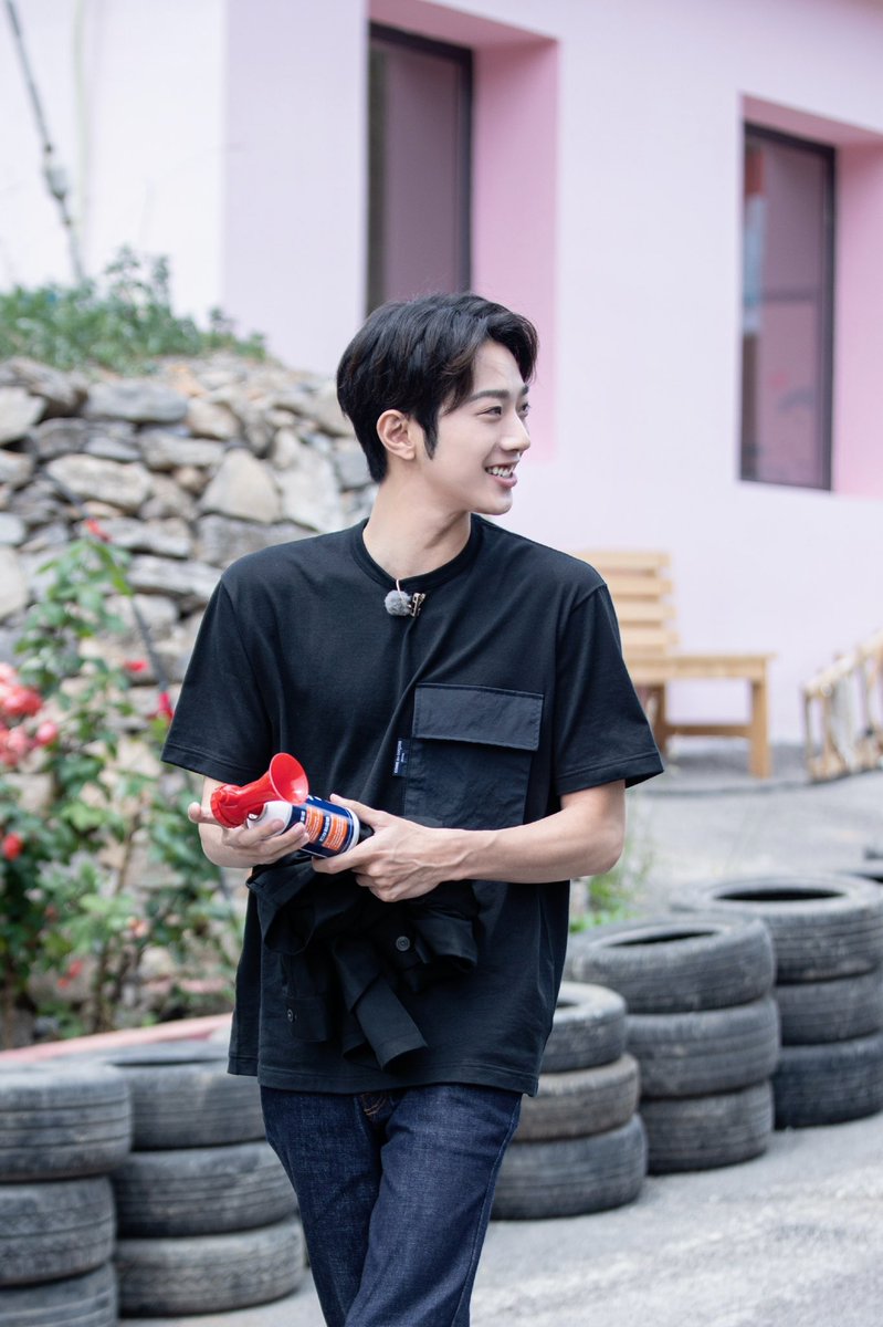 guanIintw's tweet photo. Lai Guanlin Memo update 💜 #라이관린 

50km Taohuawu photos for this week’s episode~ best visuals 💕😍

🔗 https://t.co/gnPFz9qdFS https://t.co/X4JEEWluzq