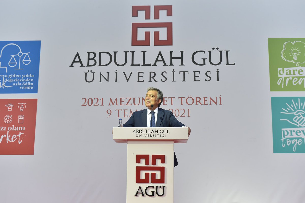 cbabdullahgul's tweet photo. Türkiye’nin seçkin üniversiteleri arasına girme başarısını kısa süre içerisinde gösteren AGÜ’nün mezuniyet törenine katılmaktan büyük mutluluk duydum. Üniversite birincisine de diplomasını verdim. https://t.co/v1g4QLKoOF