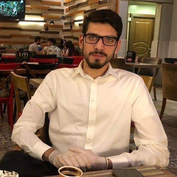 تحت انظار الحكومة وجهاز المخابرات وكل القوات الأمنية يختفي أنسان معروف بمواقفه ضد الفساد والسلاح المنفلت، وبعد ايام من ذكرى اغتيال #هشام_الهاشمي وكأن الحكومة توصل رسالة للكل مفادها: كلكم مشاريع تصفية!! 

#علي_المكدام_وين