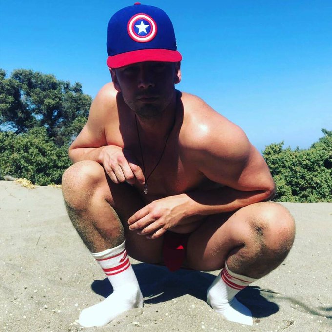 Walking the dunes in #sportsocks #gay #whitesocks #potd #malemodel #gaybeach https://t.co/slBOCTln8X