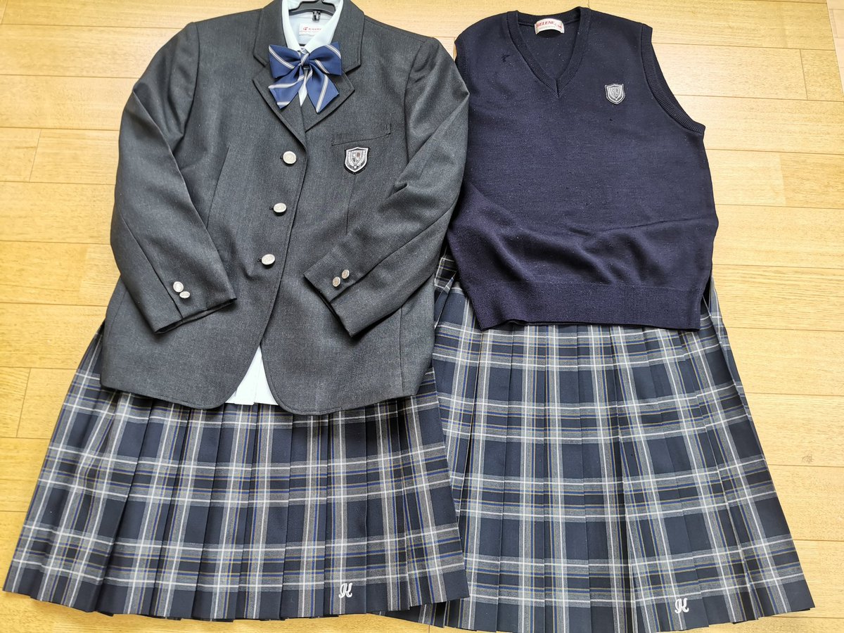 大阪府立貝塚高校の制服セットを買い取らせて頂きました 