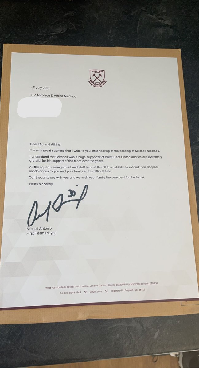 athinaElizabeth's tweet photo. What an absolute act of kindness 👏🏼❤️ @WestHam @Michailantonio 

Overwhelmed. https://t.co/OMlyIgikTG