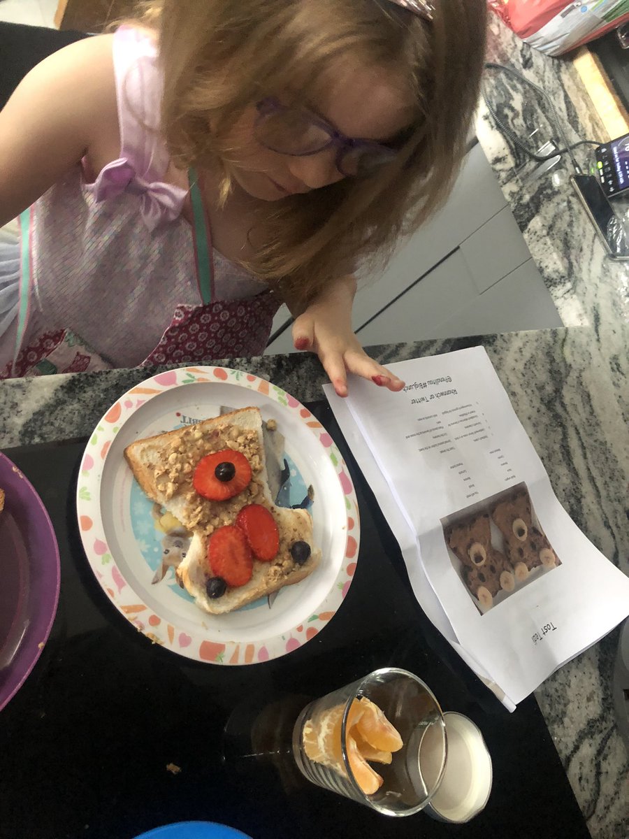 Mrs_Brake's tweet image. We had a lovely time making our Tost Tedi after the Teddy Bear’s picnic in school yesterday. Diolch @penalltau #BigLunch #yciniomawr