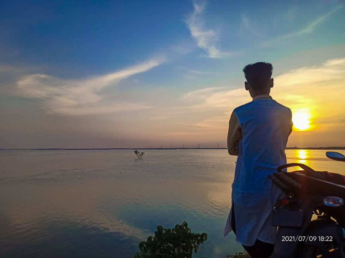 Official_Dibos1's tweet photo. আসবে কাছে,  মিশে যাবে নীলে। https://t.co/C1q3OctRGk