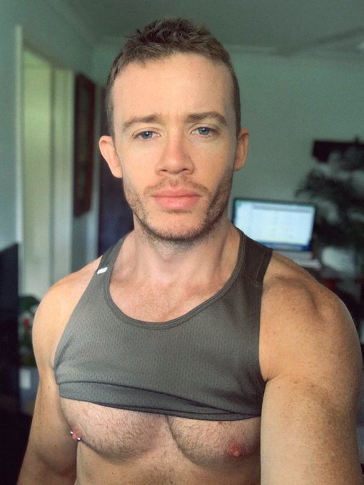 Can someone dress me? ??? https://t.co/jcX18lz2Qz