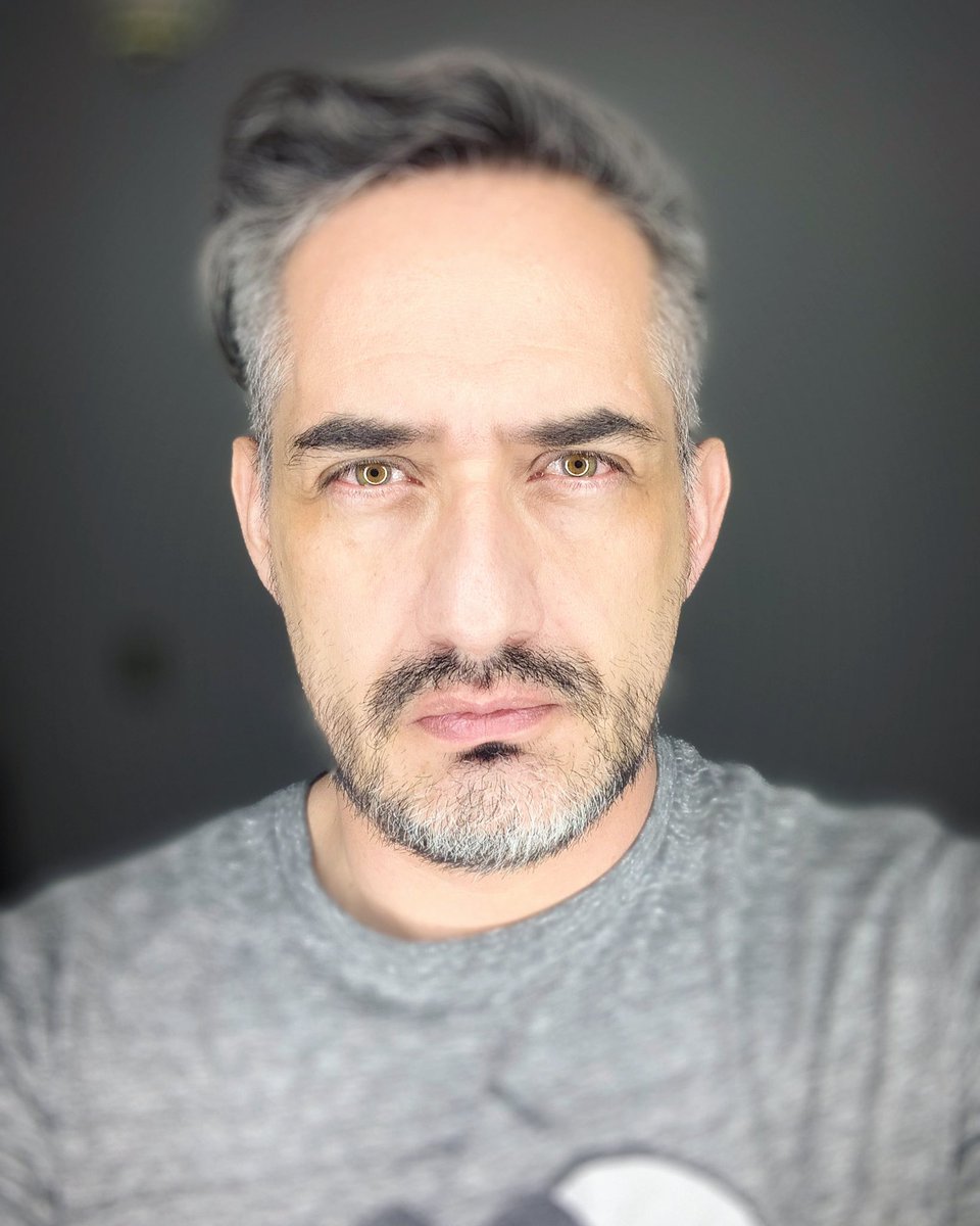 carlospulido_mx's tweet photo. 9 de julio 2021 #cuarentón en #cuarentena #selfie #yo #me #47yo #beard #grayhair #greeneyes #quarantine #ansiedad #anxiety. https://t.co/ccNAoMzrnG