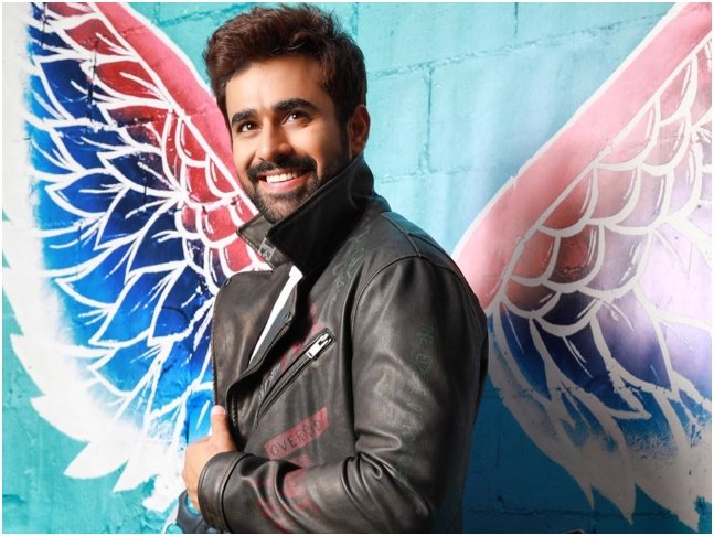 PriyankaBagh9's tweet photo. Happy happy birthday to the amazing and handsome person in this world...our cutie one and only Pearlllyyyy !!
HAPPY BIRTHDAY PEARL
#PearlVPuri https://t.co/El4douphLf