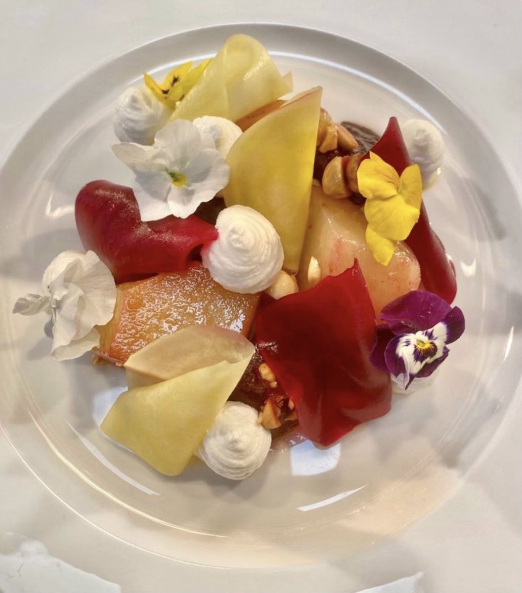 UnfoldEventsVIP's tweet image. #UnfoldLoves @jimmygarciacatering from creative decadent desserts to exquisite BBQs for private events they can’t be beat! Swipe for some of our favs and just incase you were wandering… those are edible chocolate flowerpots #Yum 😋