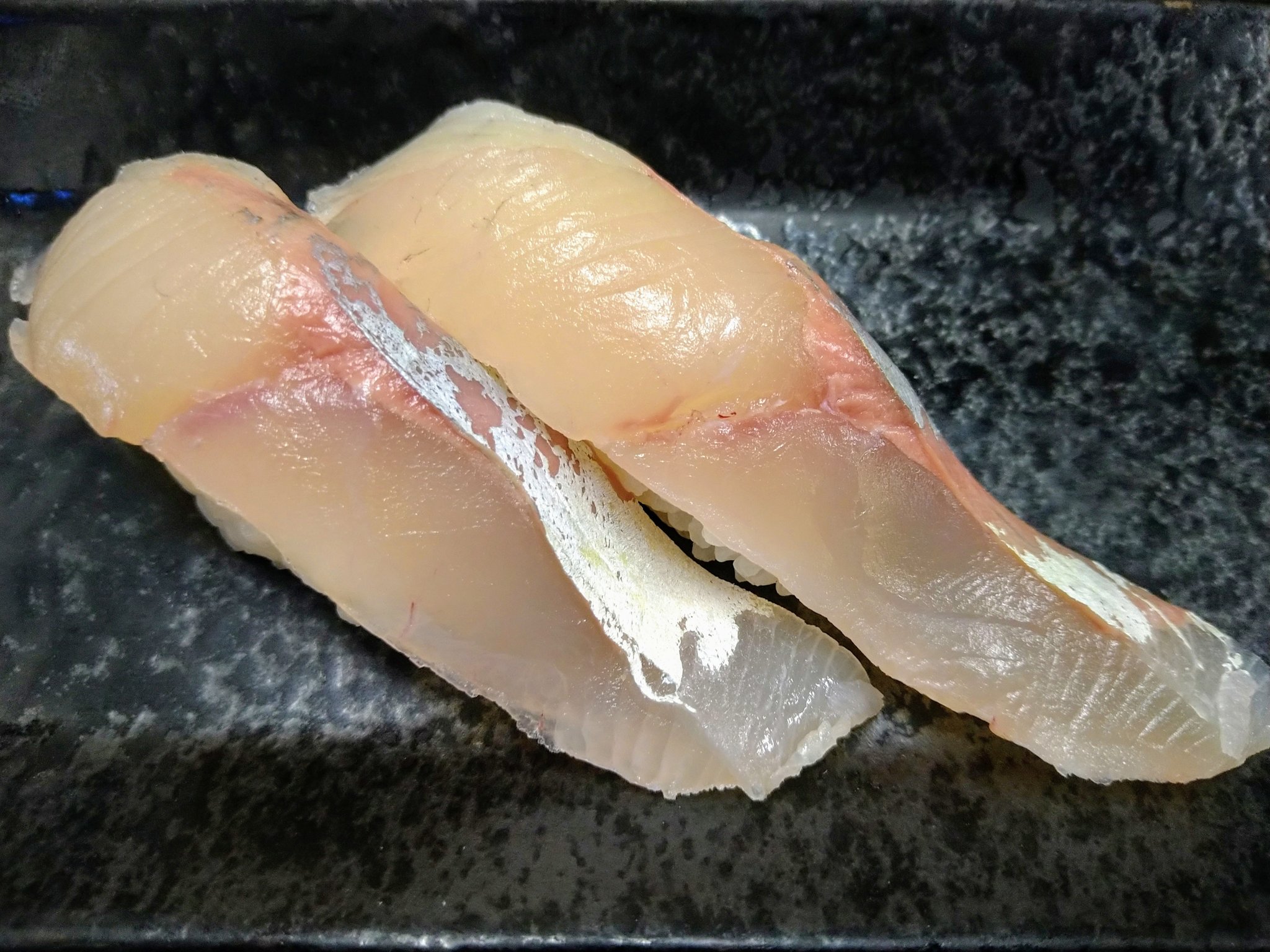 魚忠 苅谷 魚忠の苅谷です 本日も元気に 名古屋西店で勤務中です さぁ今日のおすすめいきますよー 三重県産 生本鮪カマトロ 数量限定です 白身おすすめ 三重県産 天然マゴチ 青物おすすめ 三重県産 天然カンパチ 貝おすすめ 愛知県産