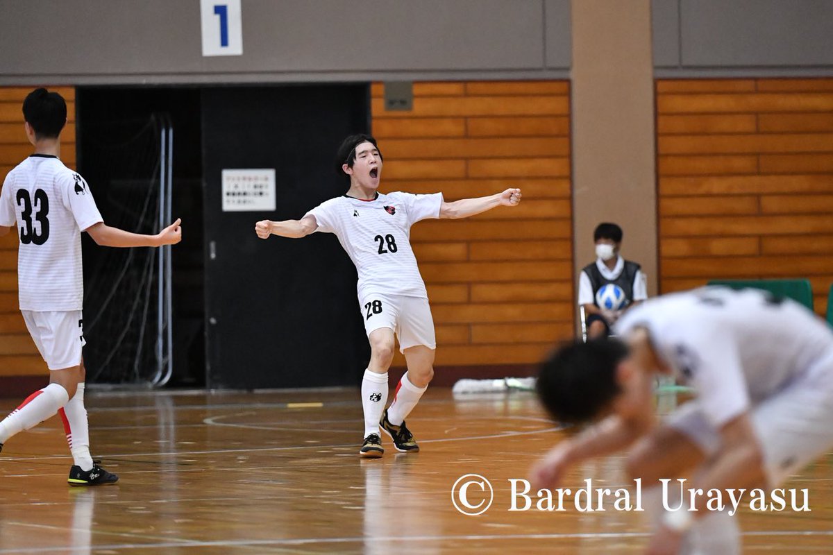 【テルセーロ】試合結果
JFA第8回 全日本U-18フットサル選手権　関東大会

準決勝
vs. ZOTT WASEDA JUVENIL

3-2 勝利

得点者：柴山、外林、恩田

準決勝、勝利‼️
勝ちました！テルセーロが全国大会出場を決めました！

残るは決勝戦！ #活気MAX でタイトルをつかみ取ろう！

#bardral
#Tercero