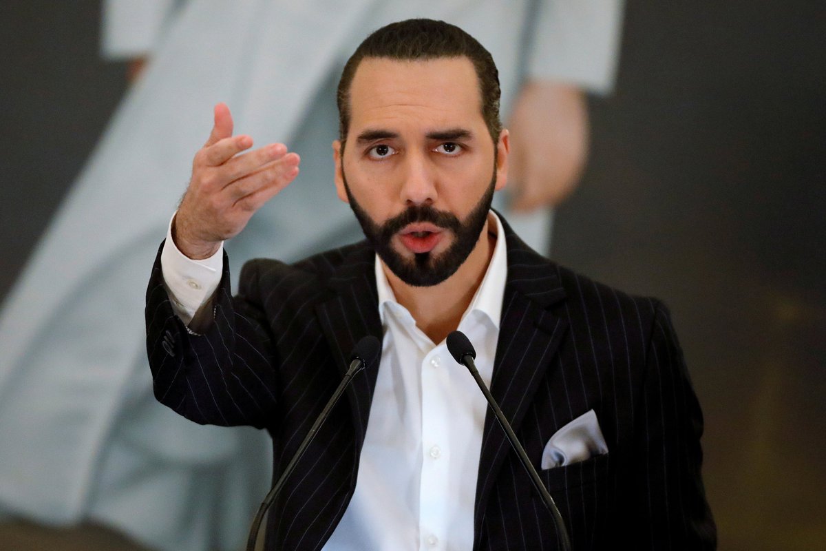 cal_cb's tweet photo. "Se llama Estado de Derecho" compartió en su cuenta oficial de Twitter el Presidente de la República Nayib Bukele. Esto refiriéndose a que el periodista méxicano entró al país como turista, y comenzó a trabajar sin tener previamente permiso del Ministerio de Trabajo. https://t.co/pyOsfKEC0M