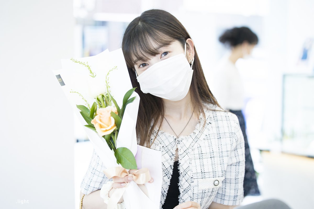 #윤채경 #채경 #chaekyung
#APRIL #에이프릴 
210707 학동역 커피나무