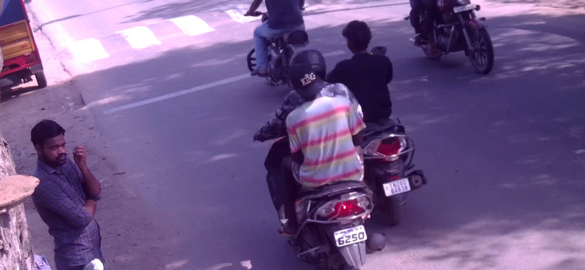 DiduuDilip's tweet photo. Hi am your admin Diduu 

My Honda Dio grey colour 
Tn20DB4838 
Stolen on 30th June 3pm afternoon
Parked under tree near my house 

Using CCTV I tracked their movement 
Last seen place is 
Pakkupettai Society camera 
They moving towards Paparampakkam https://t.co/ROnhvLQydL