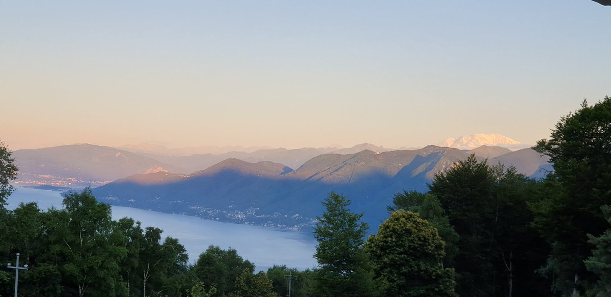 GianfrancoCat's tweet photo. Davanti al tuo volto di luce
dirigi il fluire del tempo
e al giorno che è senza tramonto
conduci il tuo popolo, o Cristo
#inno
#Lodi
#LitOre https://t.co/1FIJW76QcF