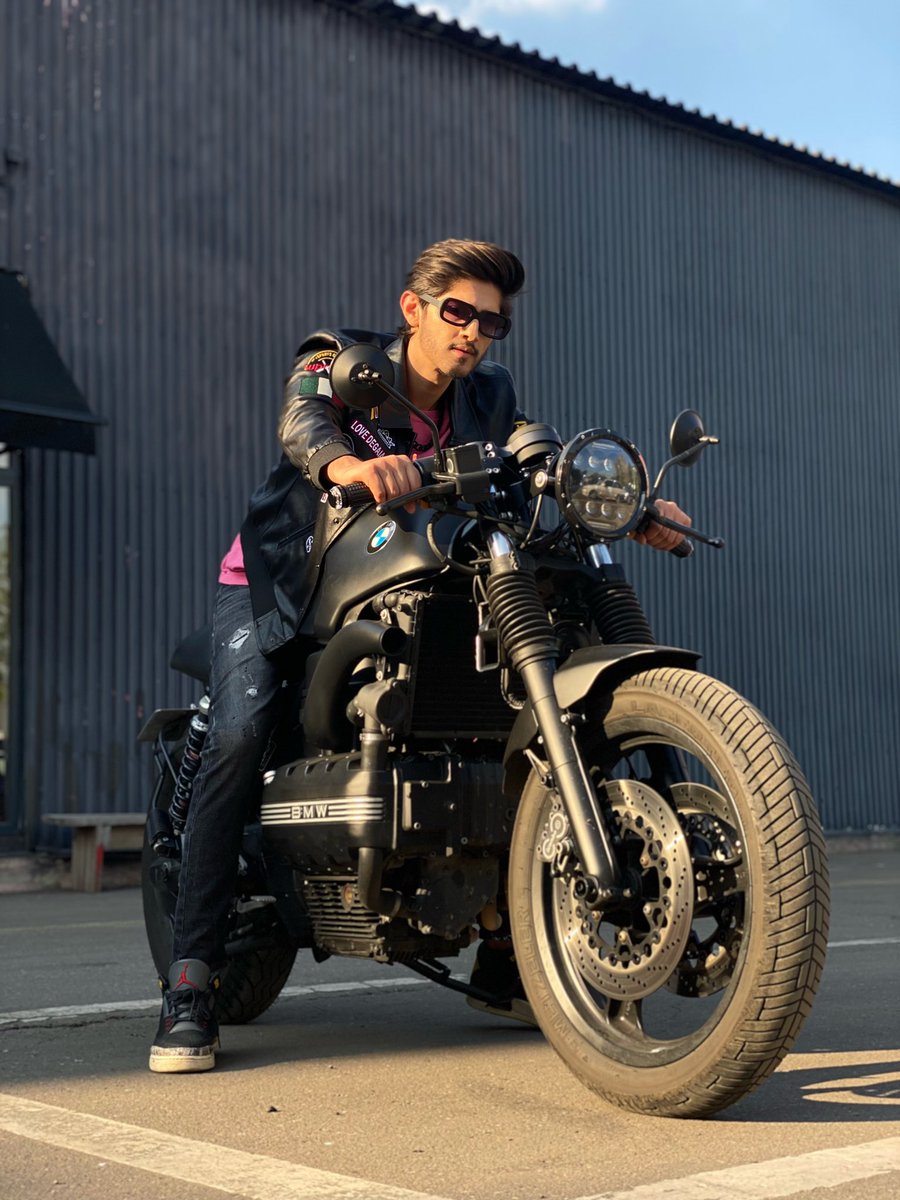 rohan4747's tweet photo. Anyone can take you for a ride but I can take you to the paradise 🏍 https://t.co/IfkORQlYCD