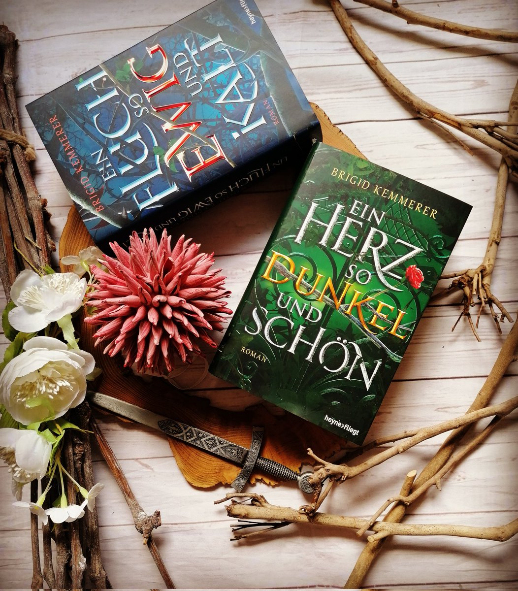 Letanna_Astrid's tweet photo. Bei mir geht es jetzt mit diesem 2. Teil weiter. Ich bin wie immer gespannt
#currentlyreading #heyneverlag #heynefliegt #brigidkemmerer #emberfallseries #einherzsodunkelundschön #aheartsofierceandbroken #fortsetzung #neuerscheinung #fantasybooks https://t.co/lSYSEQVxF4