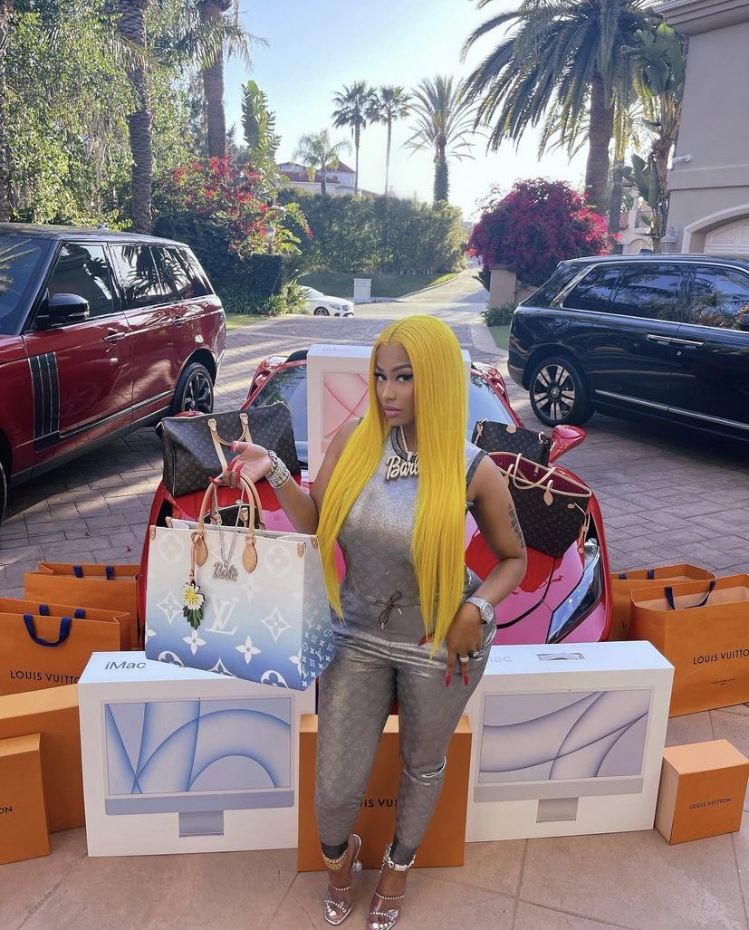 E56lkOxVEAIKE3b?format=jpg&name=medium