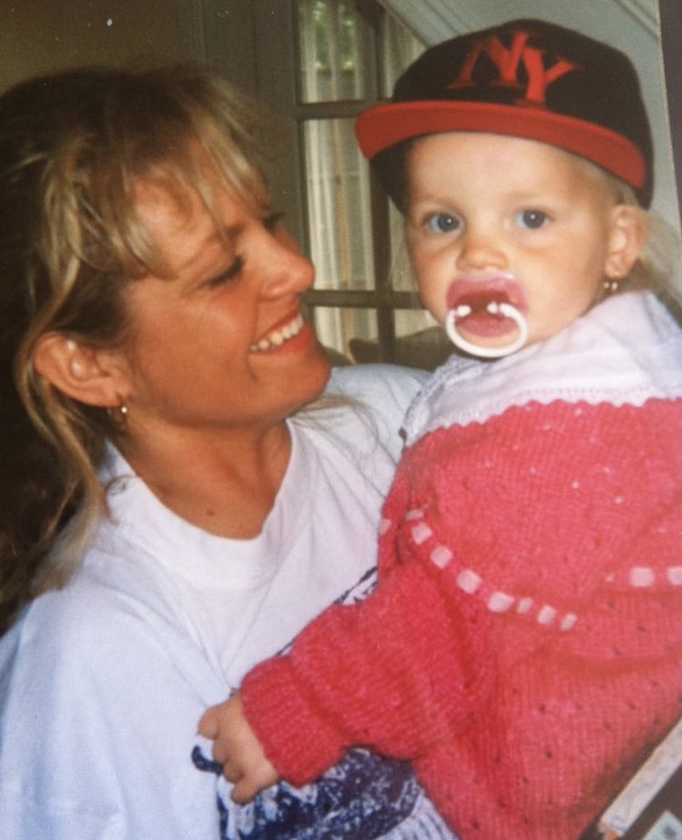 Happy 28 birthday Perrie Edwards, to our queen and future mama to be    