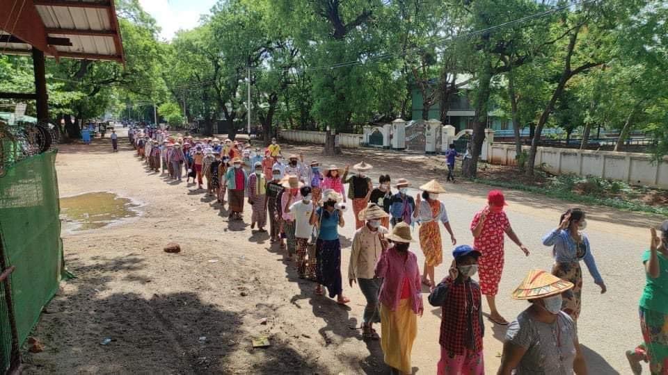 beeniesu's tweet photo. Salingyi, Sagaing Region: Residents of Letpadaung Taung village rallied and marched through the village on Jul10, in demonstration for restoration of Democracy and eradication of Fascist Military.  #WhatsHappeningInMyanmar #July10Coup https://t.co/lpU3C2mlXZ