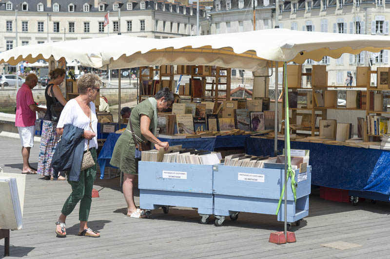 MairieDeVannes's tweet photo. 📚 Marché des livres anciens rive-droite du Port | Au détour d’une promenade le long du port, les chineurs, bibliophiles et cartophiles pourront trouver leur bonheur dans le respect des conditions sanitaires en vigueur !
#machédeslivresanciens #portdevannes https://t.co/oKwG2C8rvw