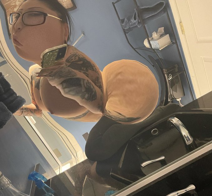 If Picasso could do selfie&rsquo;s 🤣🤣🤣 https://t.co/2JX8KnTLxr