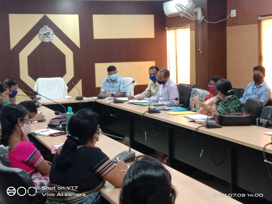 ChildJajpur's tweet photo. @WCDOdisha @OSCPSOD @oscpcr1 
Orientation cum Review on Ashirbad scheme and strategy action plan on prohibition of child marriages in the district under the Chairmanship of ADM, Jajpur in Collectorate conference hall on 09.07.2021 .CDPOs ,childline,CWC and DCPU staff participated https://t.co/zb5bVZcfyo