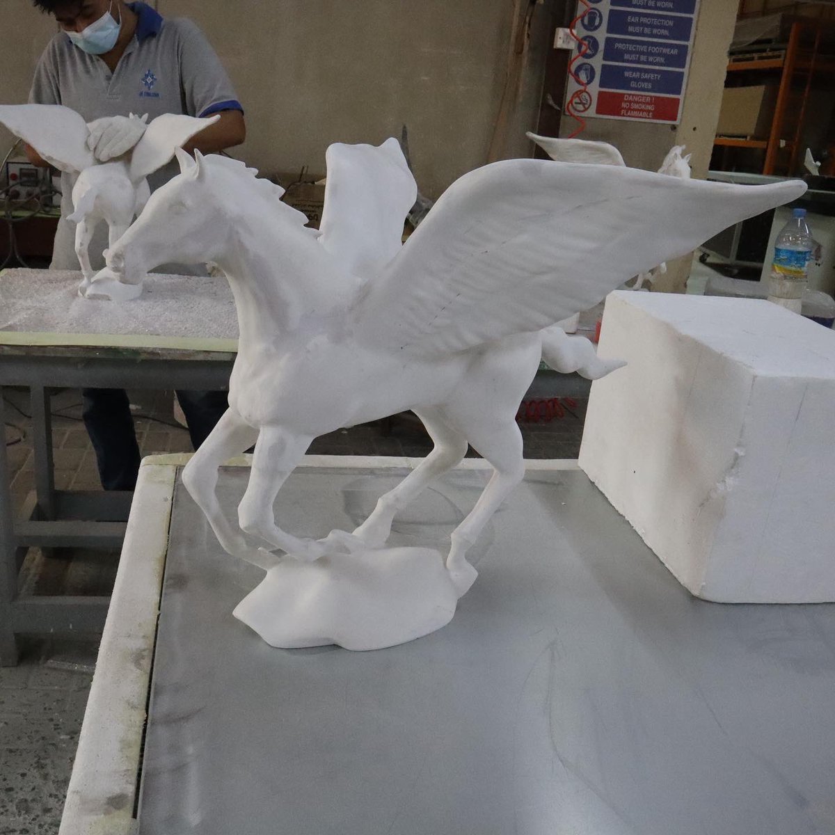 teamvisual_tvs's tweet photo. Established in 2010, TVS has executed more than 10,000 projects within the UAE and across the world 🌍
Contact us today and let us help you turn your ideas into reality 💭✨
#innovation #fiberglass #visualmerchandising #sculpture #displayproduction #retailprojects https://t.co/vlveBSZFIL