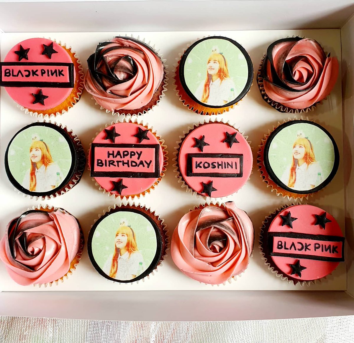 dgoldstarbakery's tweet photo. B L A C K P I N K 🖤💕
#BLACKPINK #blackpinklisa #blackpinkfanart https://t.co/FdDKqCsPxJ