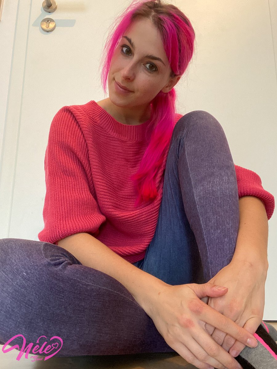 Ich bin schon 2 Stunden unterwegs und ihr so? Was steht heut an? 

#model #nrw #niedersachsen #hamburg #pink #beauty #hair #cute #nelesweet #selfie #fotografie #weekend #irgendwieanders #myself #morning