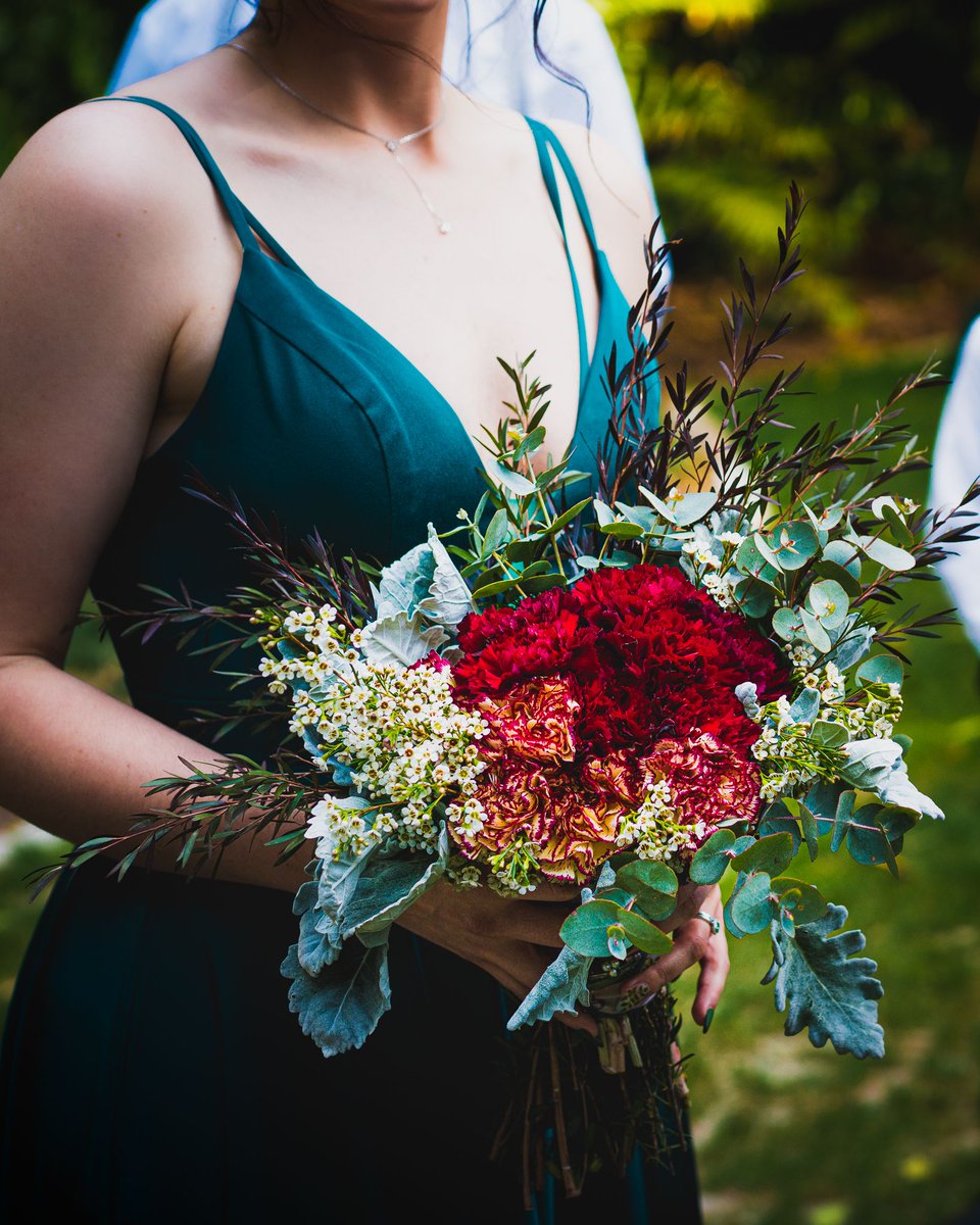 Anyone else think that detail shots just bring the whole feel of a wedding day together? 🙋‍♀️

Huge thank you to Storybook & Co. and With Love - Brisbane Wedding Decorators 💍

#findandfollow #weddingdetails #details #brisbaneweddings