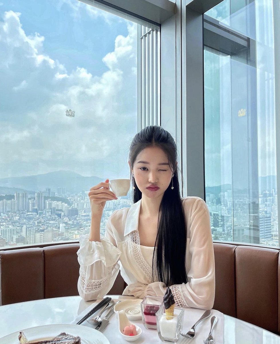 wonyoungpy's tweet image. 📸 | 21.07.10

El brunch siempre me hace feliz ☕️🍽

#장원영 #ウォニョン #JangWonyoung #Wonyoung #원영