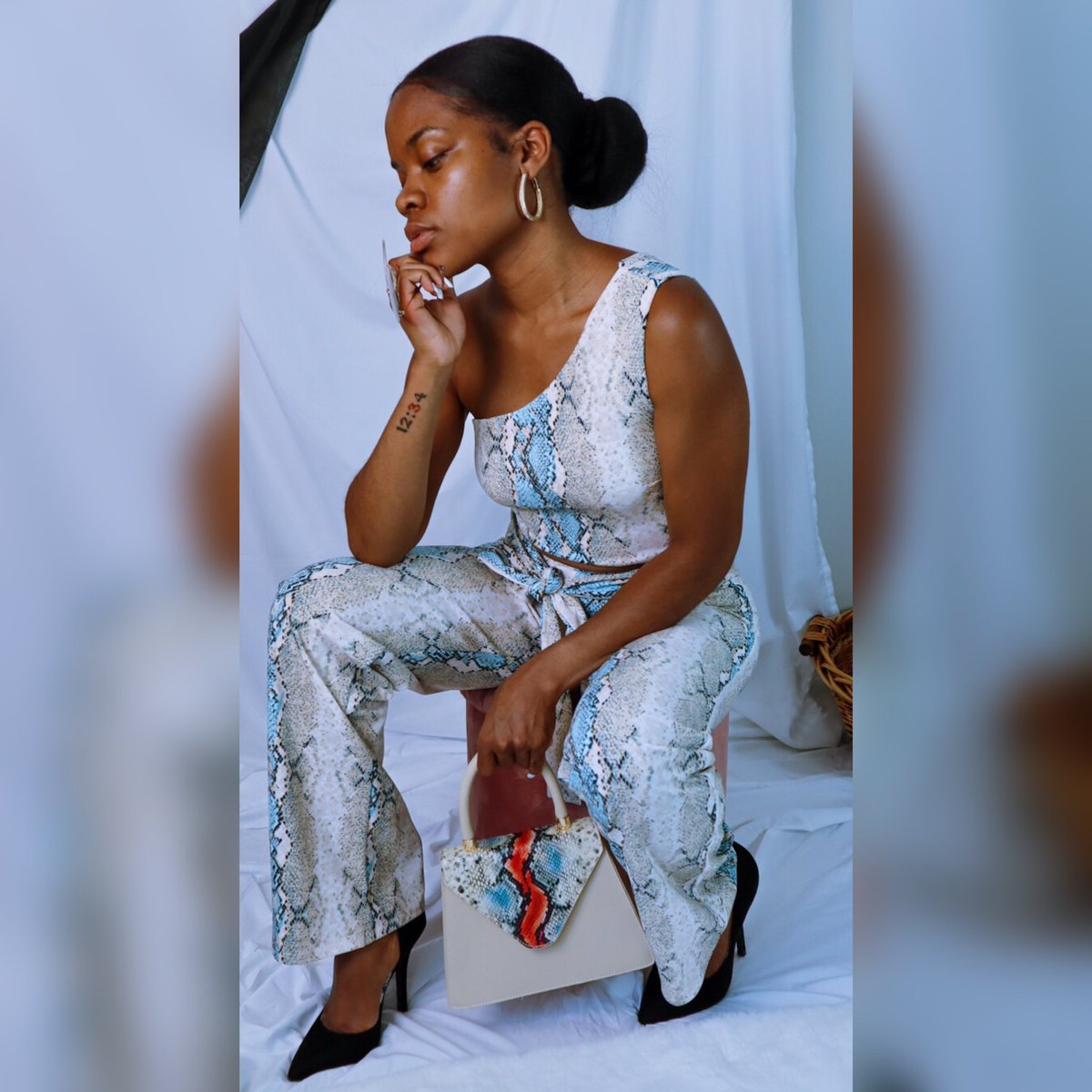 Who can stop us? We’ve been making ‘Printed Statements’ ✨

Get KXODE Lux’d @ KXODE.com🖤

#GetKXODELuxd #KXODE #KXODELuxury #makeastatement #thefashionstatement #jumpsuitstyle #elegantstyle #blackluxury #snakeprint