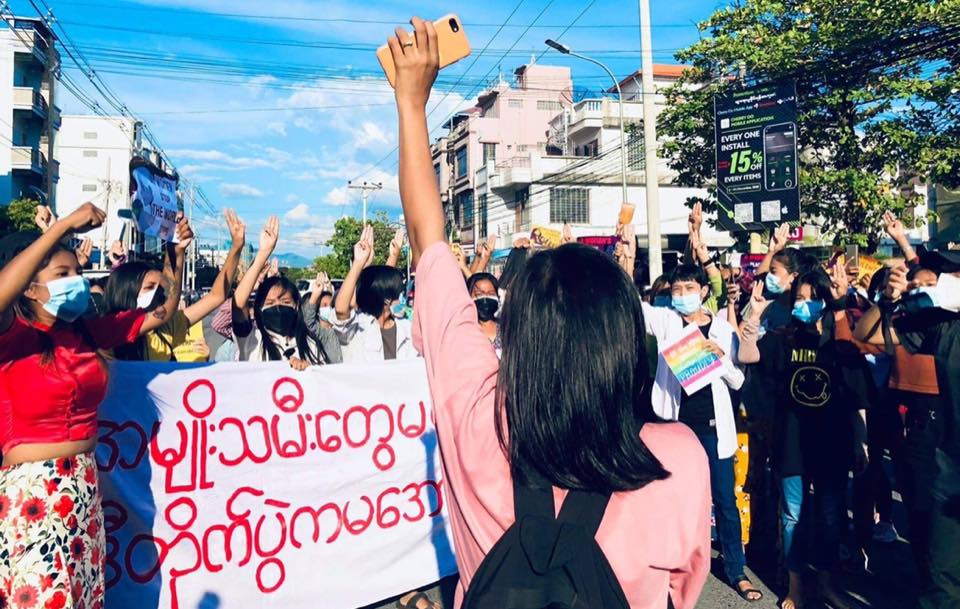 Myanmar_Now_Eng's tweet photo. Women protested against Myanmar's military junta in downtown Mandalay today (Jul 10). 

Photos: CJ

#WhatsHappeningInMyanmar https://t.co/NZpKXT1OQi