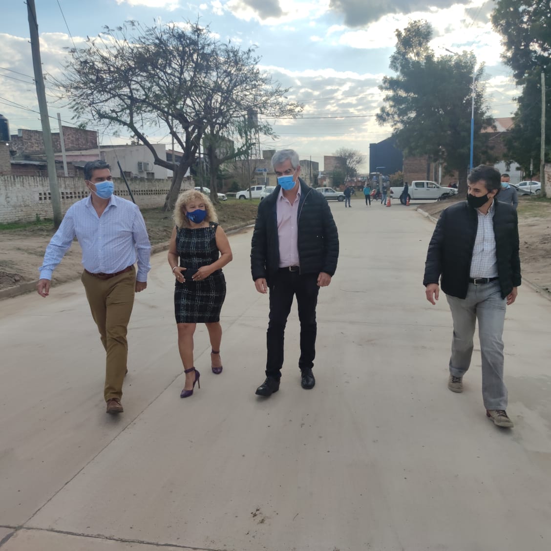 Inauguración de seis cuadras de longitudes variables ejecutadas en Col. Unidas. Estuvieron el Gobernador <a href="/jmcapitanich/">Jorge Capitanich</a>, la Intendente Alicia Leiva, el Adm. Gral. Hugo Varela y el Ing. Jefe Antonio Roselló. @ChacoDeTodos  #pavimentourbano