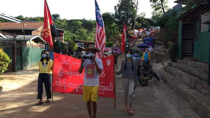 A multi-ethnic strike in Hpakant Tsp, Kachin State, protested &amp; marched daily in support of overthrowing the military rule.
WE NEED HELP FOR COVID-19
#July10Coup
#WhatsHappeningInMyanmar