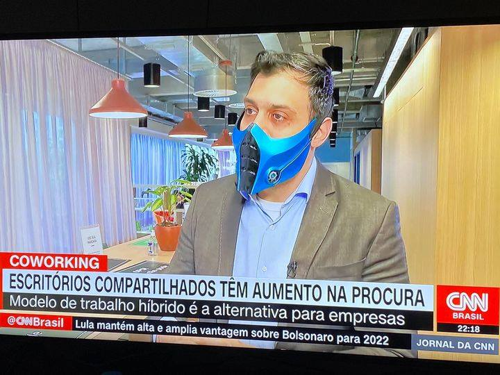 jfcosta's tweet photo. Eu lá quero saber de escritórios compartilhados... Quero saber mesmo é onde você comprou essa máscara do Sub-zero aí! https://t.co/hOSyHVKr5X