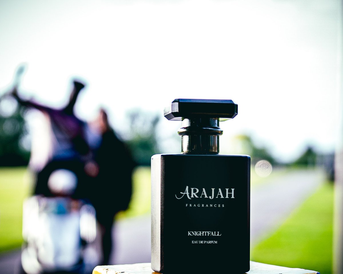 ThirdWayFilms's tweet photo. Product photography for Arajah Perfumes. Utilising the outdoors as much as I can. 🌳🌇 https://t.co/cX4rTL8RbV