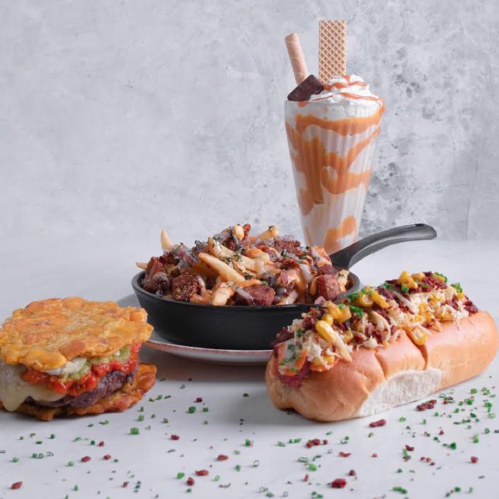 Para este fin de semana el restaurante Sir Frank nos propone un menú de comida rápida en el que se adaptan algunos ingredientes tradicionales de la cocina colombiana y los lleva a otro nivel. ¿Cuál es tu favorito? 
Por: <a href="/NadyneMillan/">Nadyne Millán</a> @bitesoflight1 @sirfrankbog <a href="/MAUMANCINI/">MAURIZIO MANCINI</a>