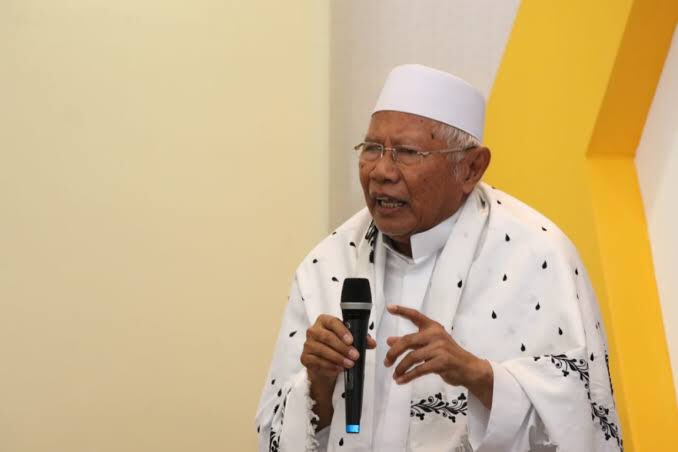 AzzamIzzulhaq's tweet photo. Inna lillahi wa inna ilaihi raji'un.

Telah wafat Ayahanda KH. Abdul Rasyid bin KH. Abdullah Syafi'i, Pimpinan Pondok Pesantren Al Quran Asy Syafi'iyah.

Allahummaghfirlahu warhamhu wa 'afihi wa'fu 'anhu wa akrim nuzulahu wa wassi’ madkhalahu waghsilhu bilmaai watstsalji walbarad https://t.co/nFA8b5nRS4