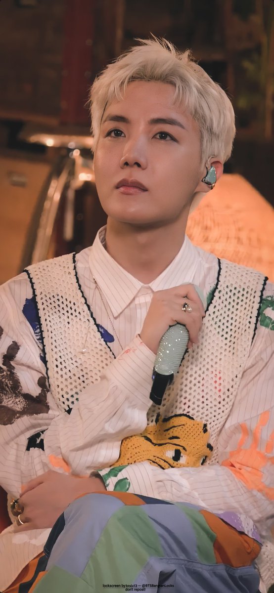 BTSBangtanLocks's tweet image. Lockscreen's| @BTS_twt 
A BUTTERFUL GETAWAY [3]
#방탄소년단 #BTS #PermissiontoDance
Don't repost! be honest!∅ 
#btslx13