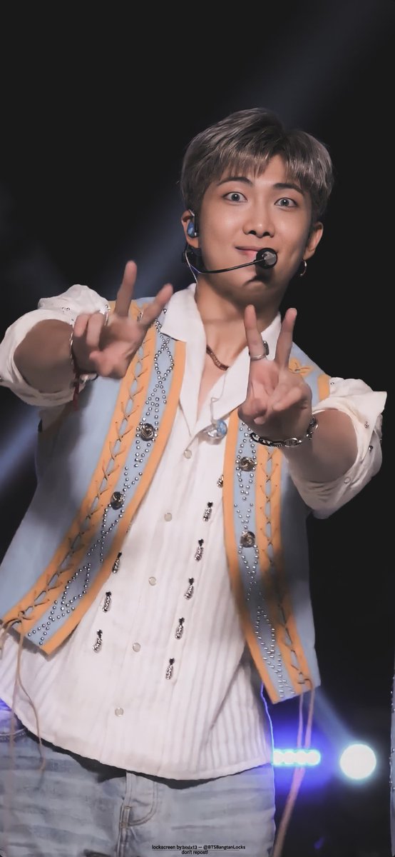 BTSBangtanLocks's tweet image. Lockscreen's| @BTS_twt 
A BUTTERFUL GETAWAY [3]
#방탄소년단 #BTS #PermissiontoDance
Don't repost! be honest!∅ 
#btslx13