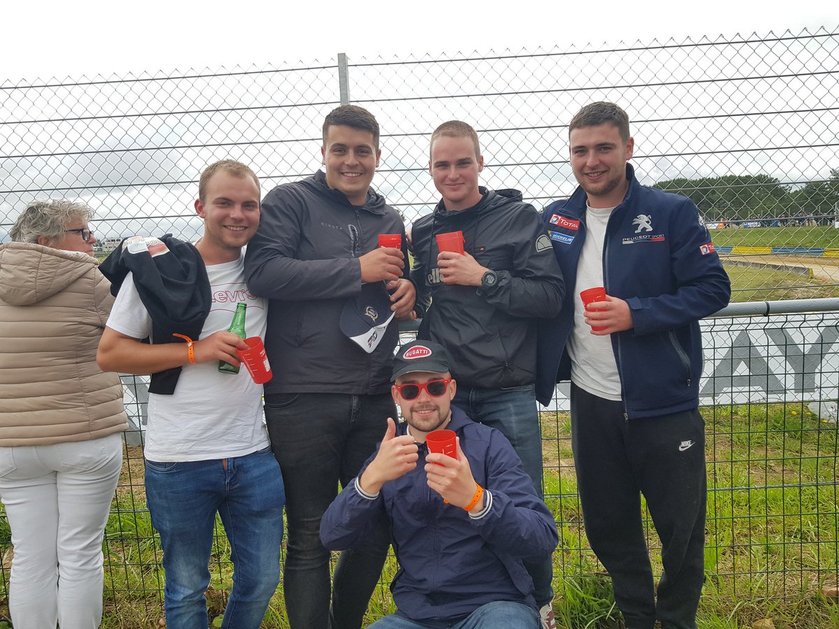 icicotentin's tweet photo. "Enfin ! On retrouve cette odeur de pneu indescriptible, cette ambiance et surtout les copains." Ces quatre passionnés sont venus des Côtes d'Armor. Ce soir c'est camping. https://t.co/ZuVRyrOTOI