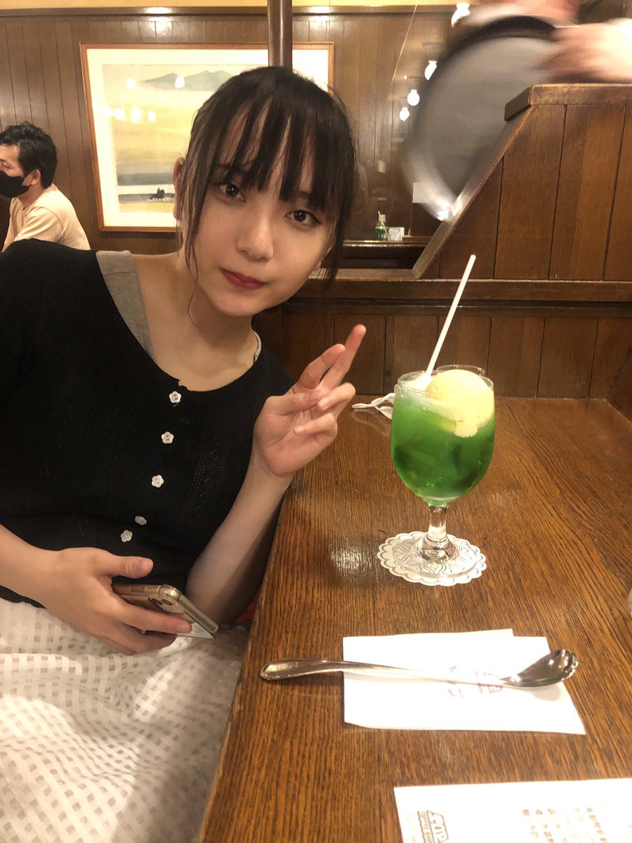 ciroiko's tweet photo. 私「え？これ素？かわいいねわたし」 https://t.co/mlWnUacVGI