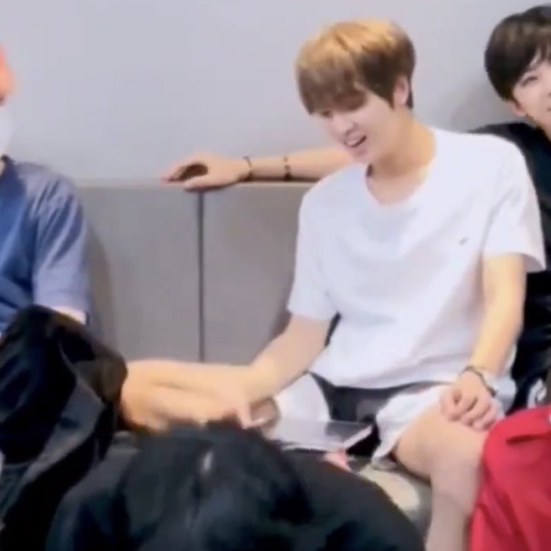 해찬 다리봇 (@fullsun_leg) on Twitter photo 