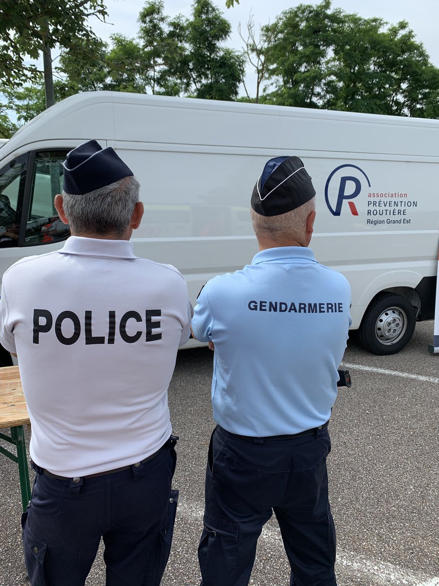 TomsGriffon's tweet photo. [10:45] Visite de la directrice de cabinet @Prefet54 et du directeur #direst https://t.co/BbM2peQYH7